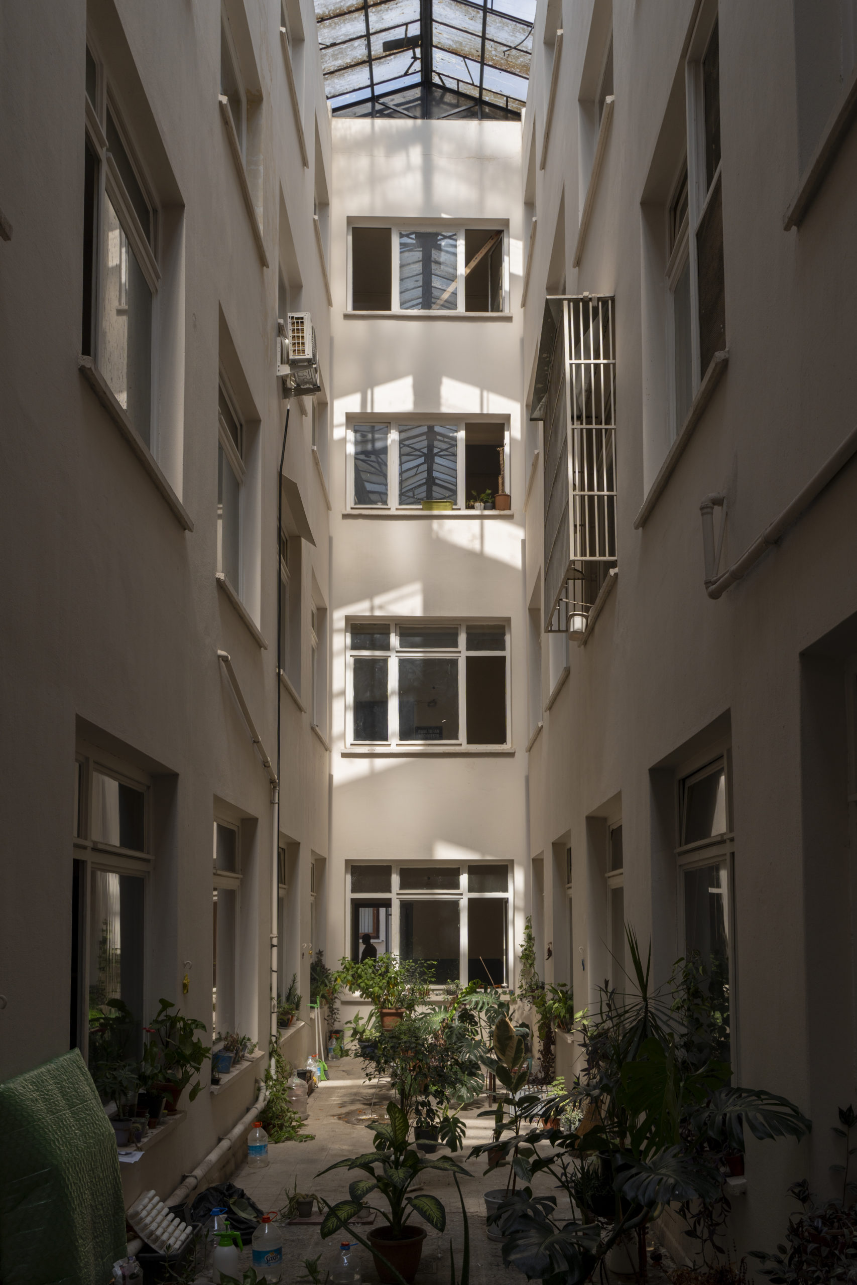 Independent in Istanbul: Cultural Ties, Realised Dreams